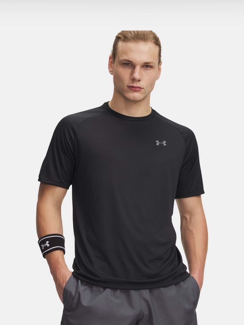 Under Armour Men’s Black Short-Sleeve Athletic The Tech Tee Loose Size M BNWT